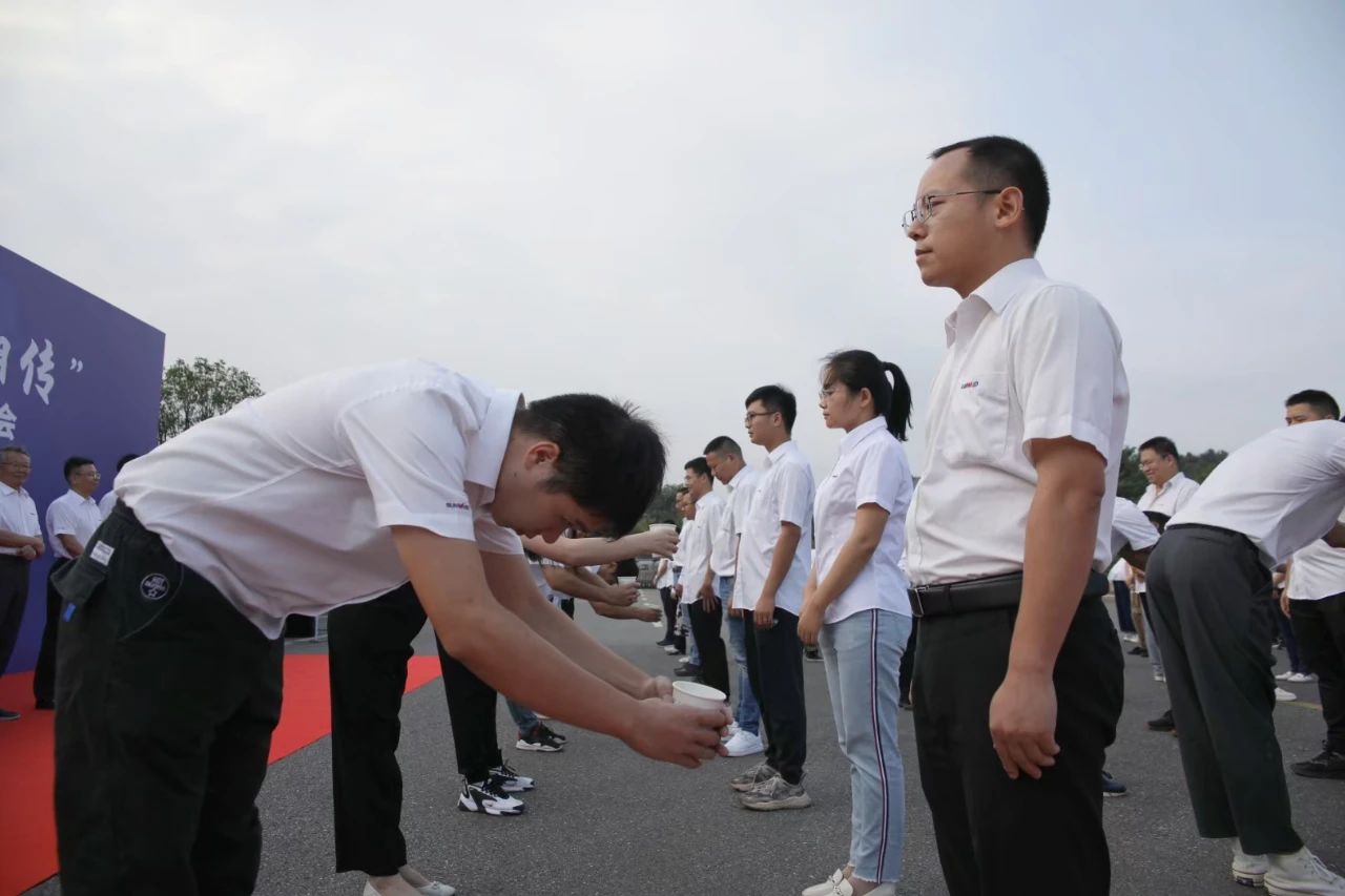 百人齊聚拜師恩 | 山河智能“傳幫帶”人才培養(yǎng)模式為公司發(fā)展積蓄力量